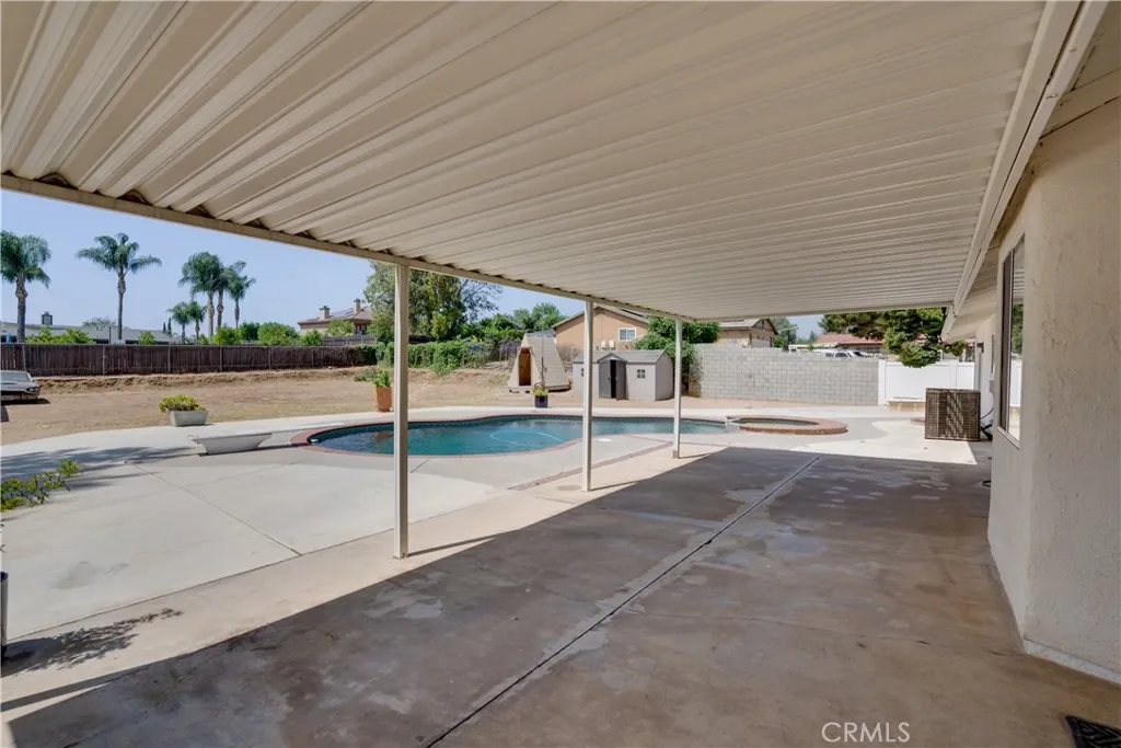 18825 Mariposa Avenue, Riverside, California 92508 home-pic-5